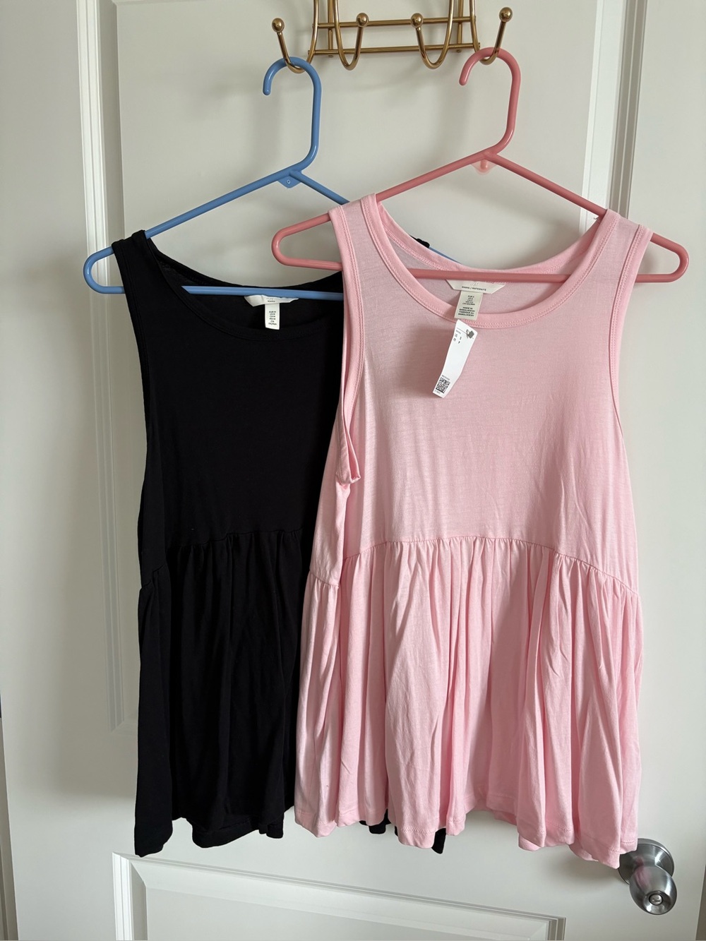 H&M Mama Maternity Tops ~ lot of 2!